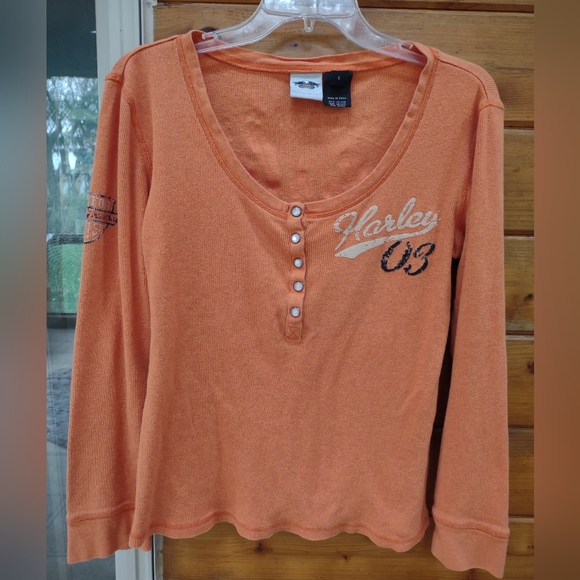 HARLEY-DAVIDSON LADIES ORANGE SCOOP NECK LONG SLV SHIRT SIZE L FLOCKED GRAPHICS - Picture 1 of 10